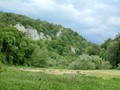 ... weiter entlang im Tal